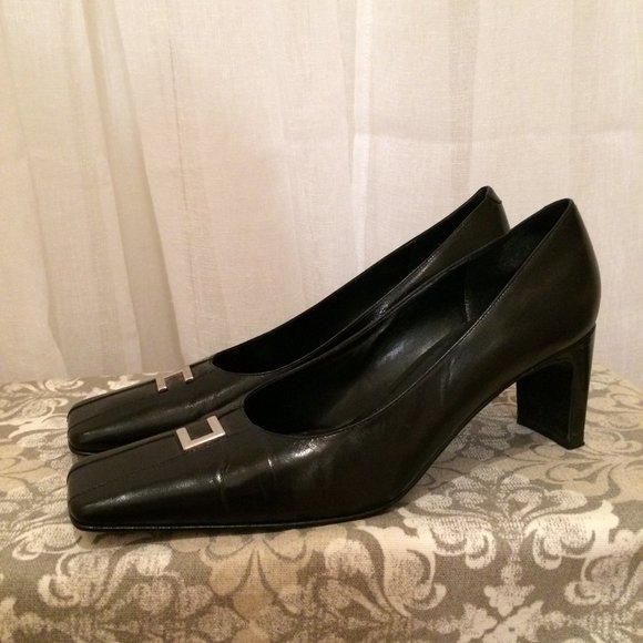 BANANA REPUBLIC black leather pump ~ square toe - Picture 2 of 9